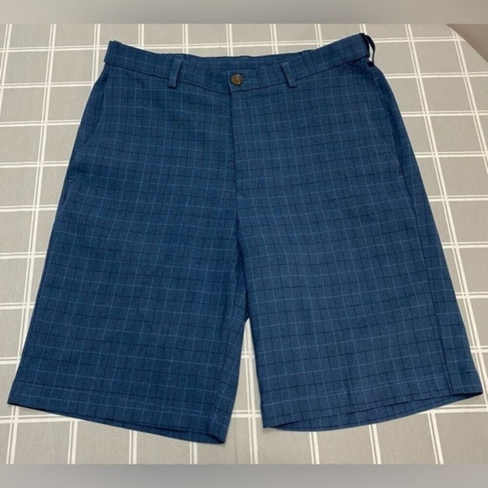 Haggar Cool 18 Pro Men’s Size 32 Expandable Waist Navy Plaid Performance Shorts